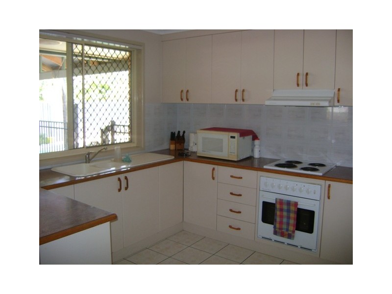 2 Kidston Avenue, Rural View QLD 4740