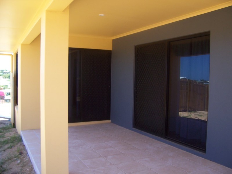 32 Mulcahy Crescent, Eimeo QLD 4740