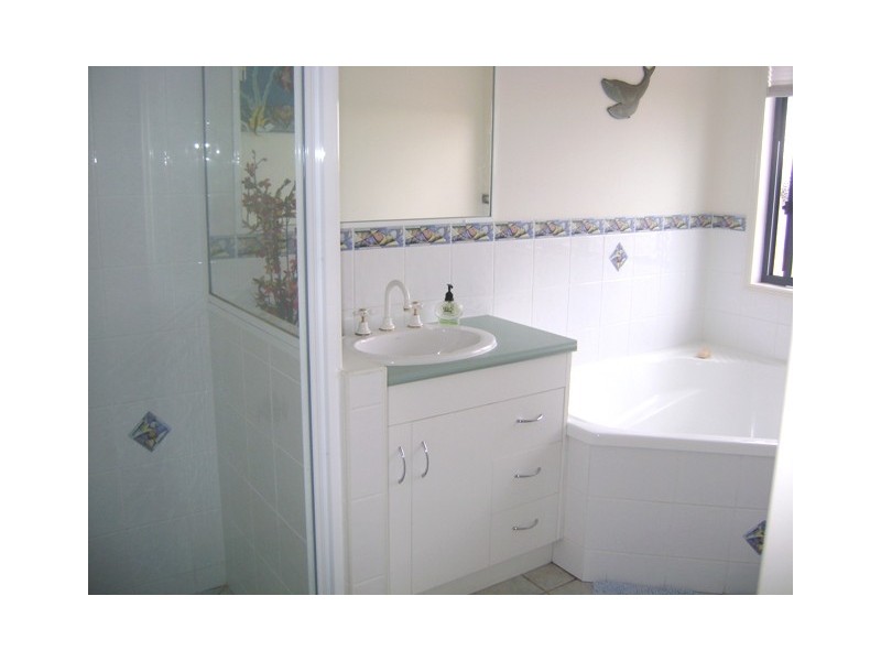 8 Salmon Court, Andergrove QLD 4740