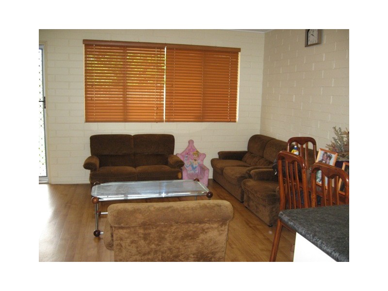 Unit 3 / 4 Old Shoal Point Road, Bucasia QLD 4750