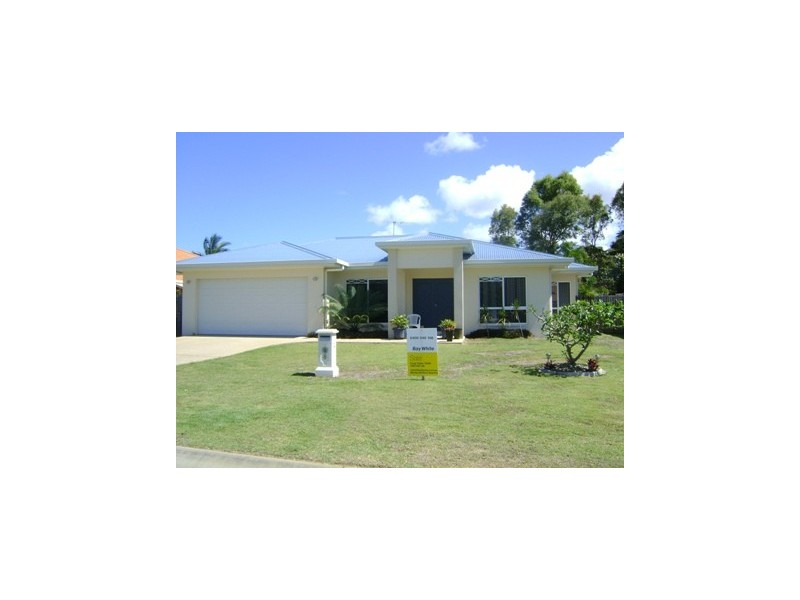8 Beachside PL, Shoal Point QLD 4750