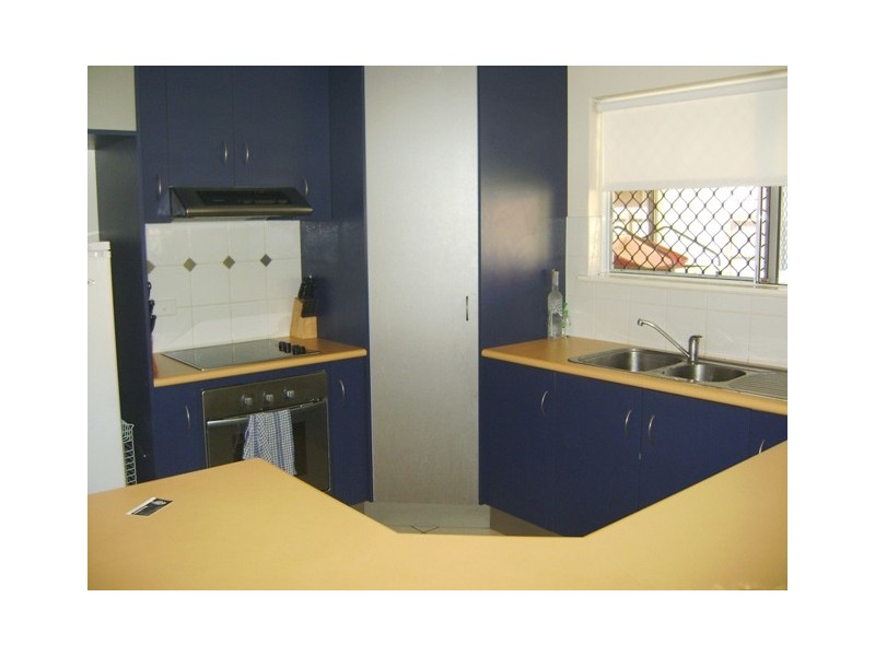 8 Beachside PL, Shoal Point QLD 4750