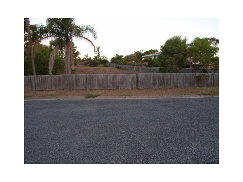 6 Island Close, Shoal Point QLD 4750