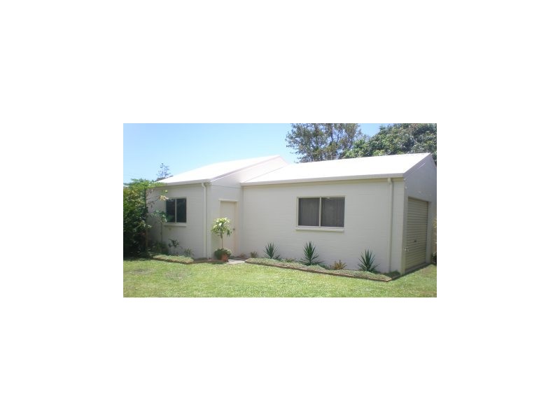 3 Lee Court, Bucasia QLD 4750