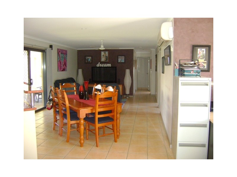 4 Bluewater Court, Bucasia QLD 4750