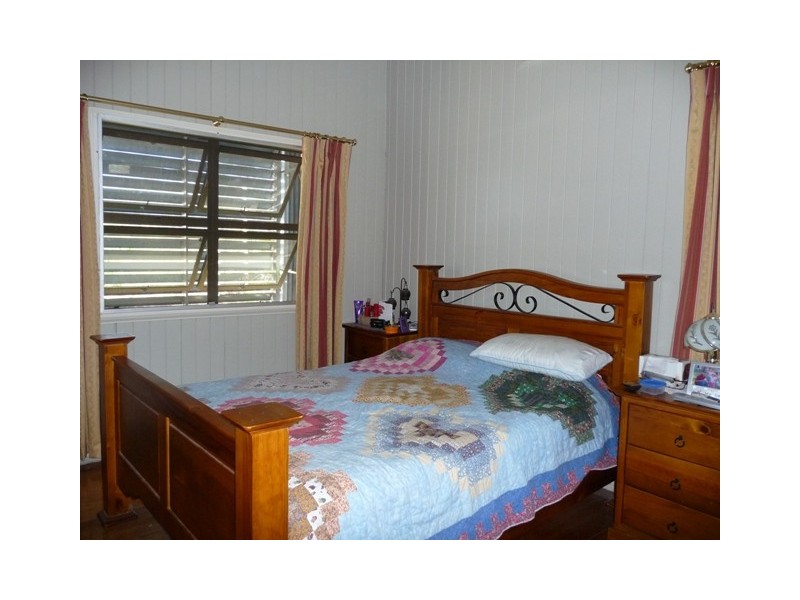 17 Hogans Road, Mirani QLD 4754