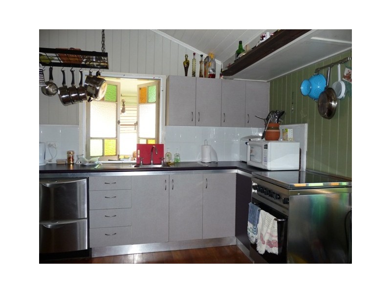 17 Hogans Road, Mirani QLD 4754