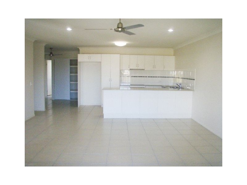 2 / Lot 31 Whitehaven Drive, Blacks Beach QLD 4740