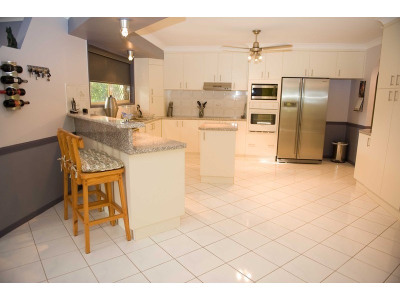 1 John Oxley Avenue, Rural View QLD 4740