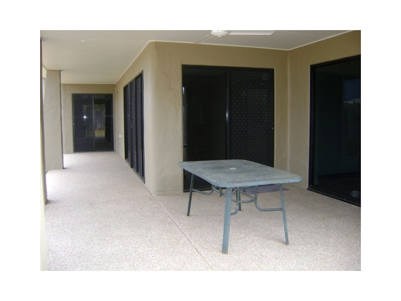 1 Companion Way, Shoal Point QLD 4750