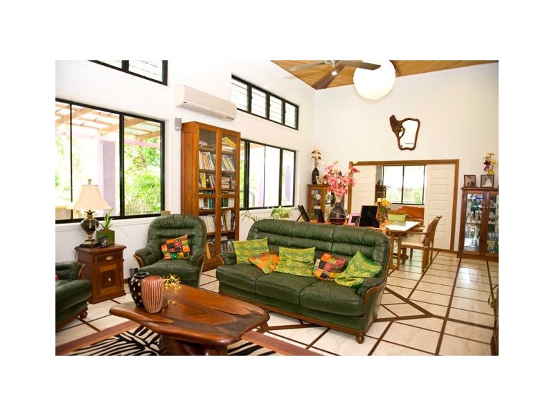 6 Whitesan Blue, Blacks Beach QLD 4740