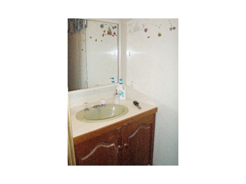 8 Keeleys Road, Slade Point QLD 4740