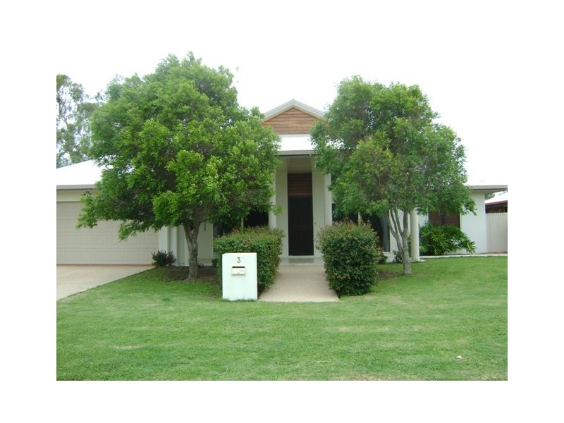 3 Seaside Place, Blacks Beach QLD 4740