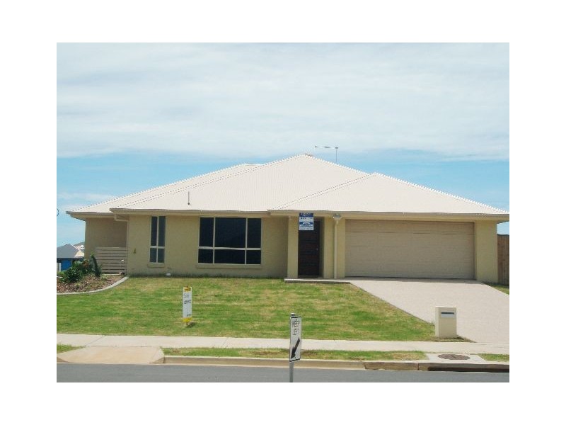 2 Hyams Way, Blacks Beach QLD 4740