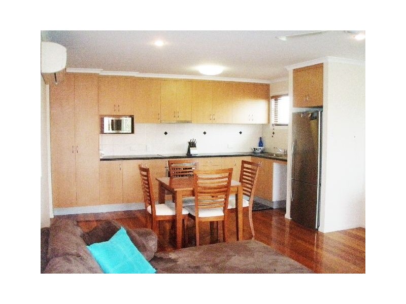 1/2  Whistlers way, Mount Pleasant QLD 4740