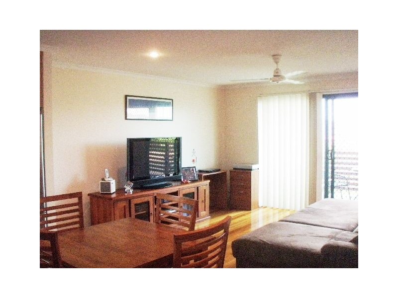 1/2  Whistlers way, Mount Pleasant QLD 4740