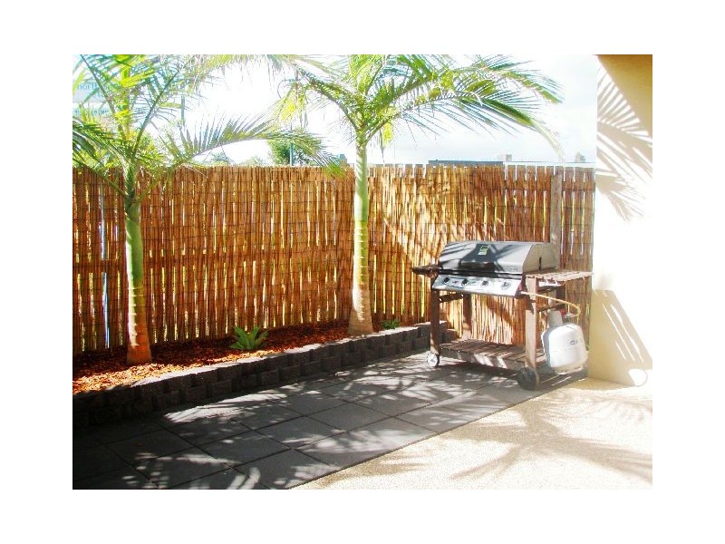 1/2  Whistlers way, Mount Pleasant QLD 4740