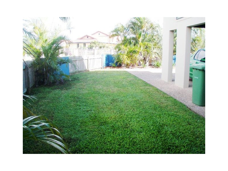 1/2  Whistlers way, Mount Pleasant QLD 4740