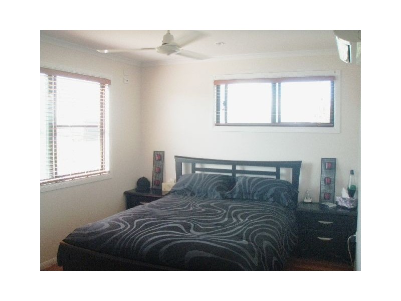 1/2  Whistlers way, Mount Pleasant QLD 4740