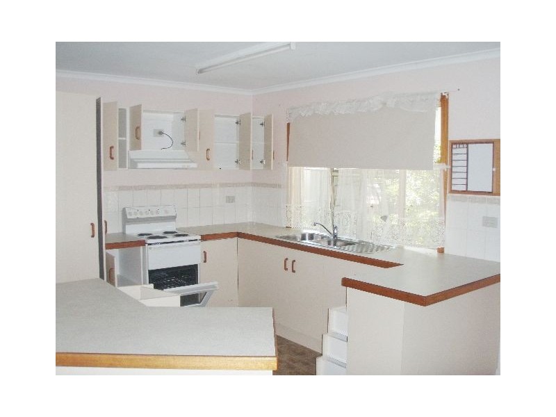 17 Mansfield Drive, Beaconsfield QLD 4740