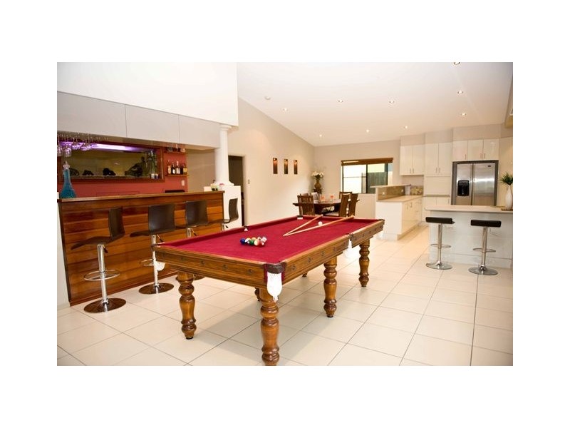 8 Tribute Court, Glenella QLD 4740