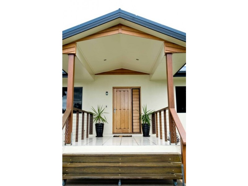 8 Tribute Court, Glenella QLD 4740