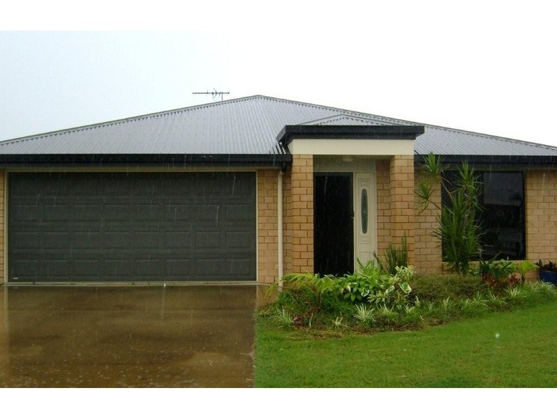 100 Busuttin Drive, Rural View QLD 4740