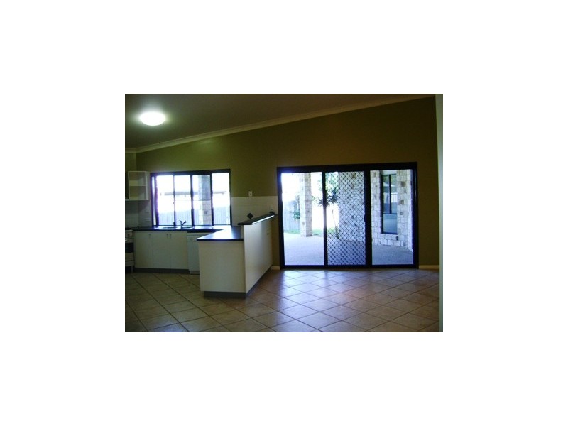 6 Seychelles, Shoal Point QLD 4750