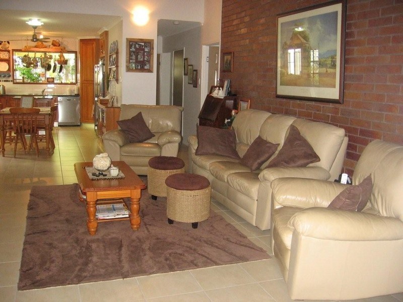 33 Cahill Cresent, Rural View QLD 4740