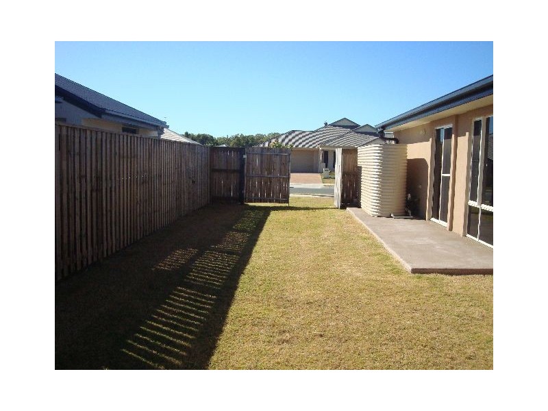 38  Whitehaven Drive, Blacks Beach QLD 4740