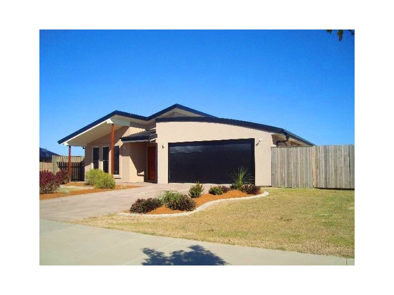 38  Whitehaven Drive, Blacks Beach QLD 4740