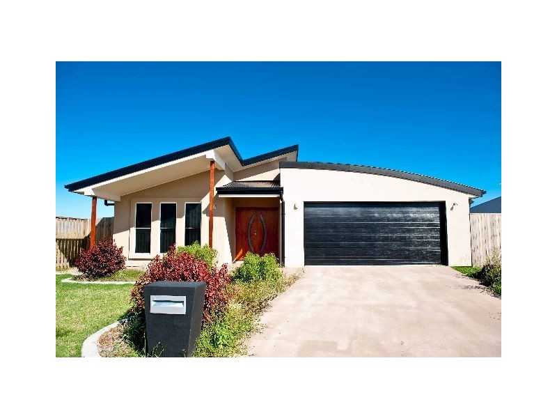 38  Whitehaven Drive, Blacks Beach QLD 4740