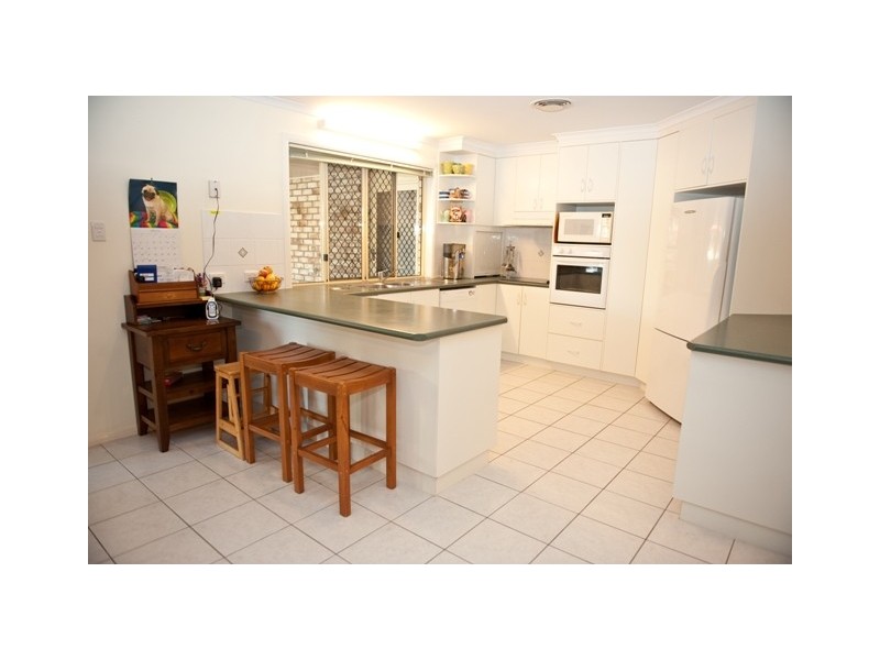 21 Windsor Street, Glenella QLD 4740