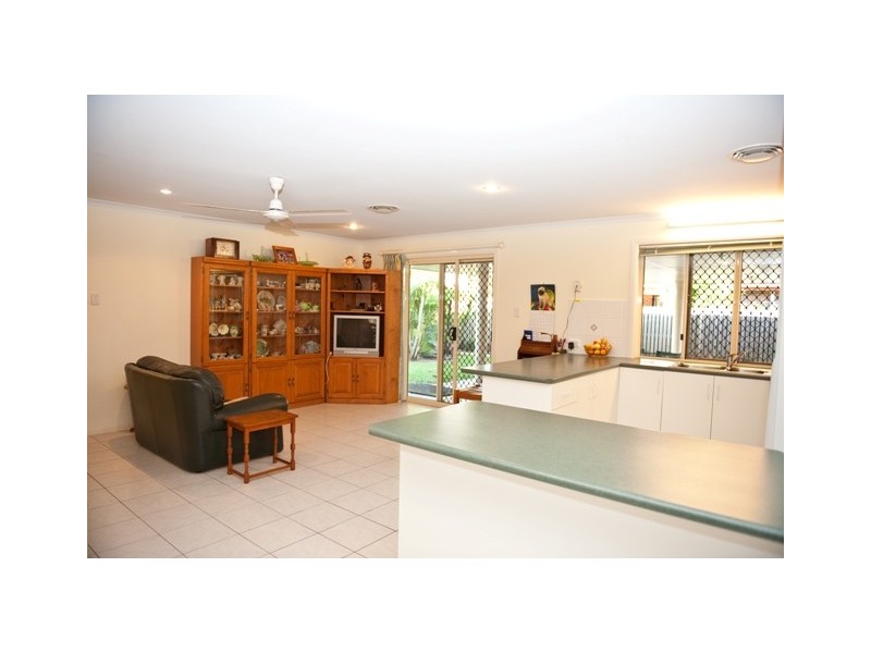 21 Windsor Street, Glenella QLD 4740