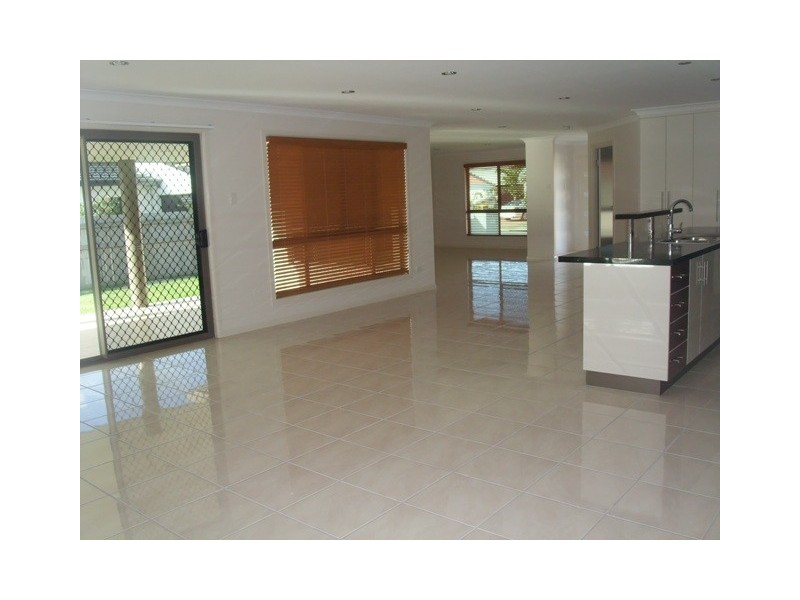 6 Wing Crescent, Mount Pleasant QLD 4740