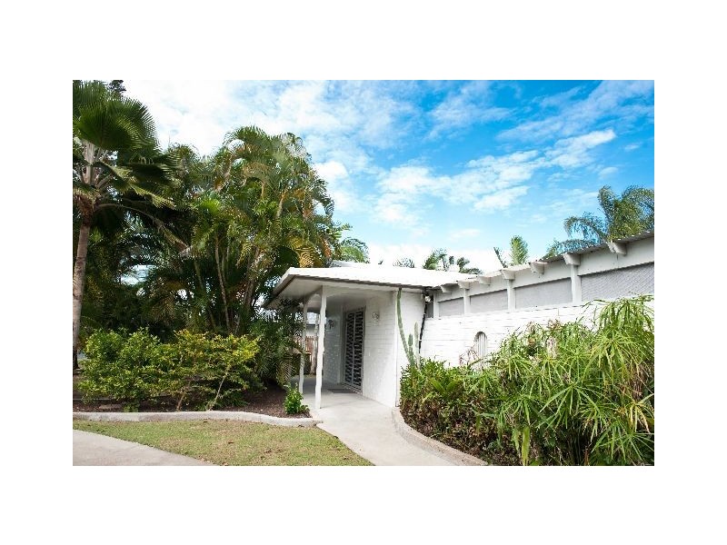 8 Petrel Street, Slade Point QLD 4740