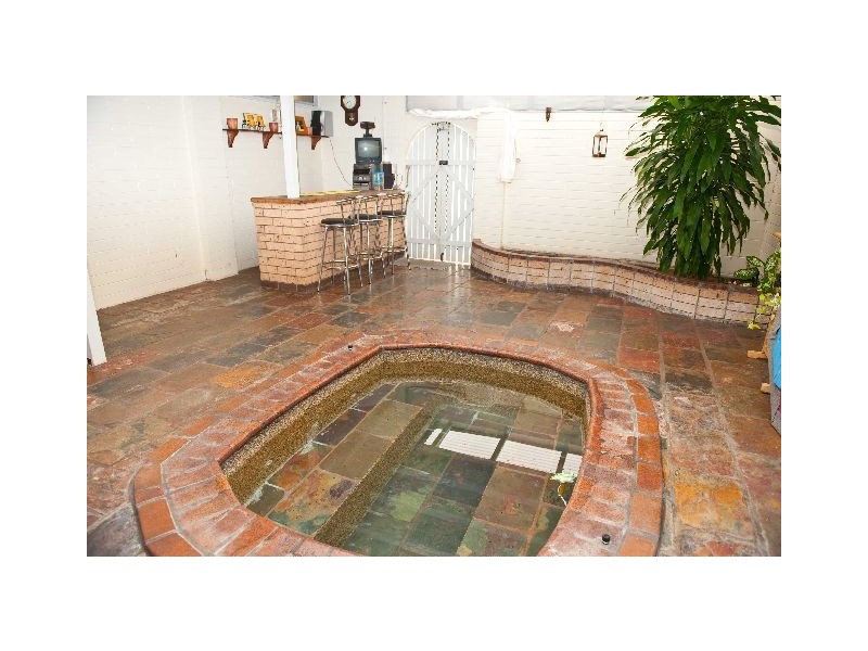 8 Petrel Street, Slade Point QLD 4740