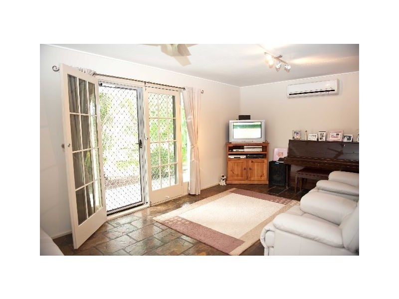 8 Petrel Street, Slade Point QLD 4740