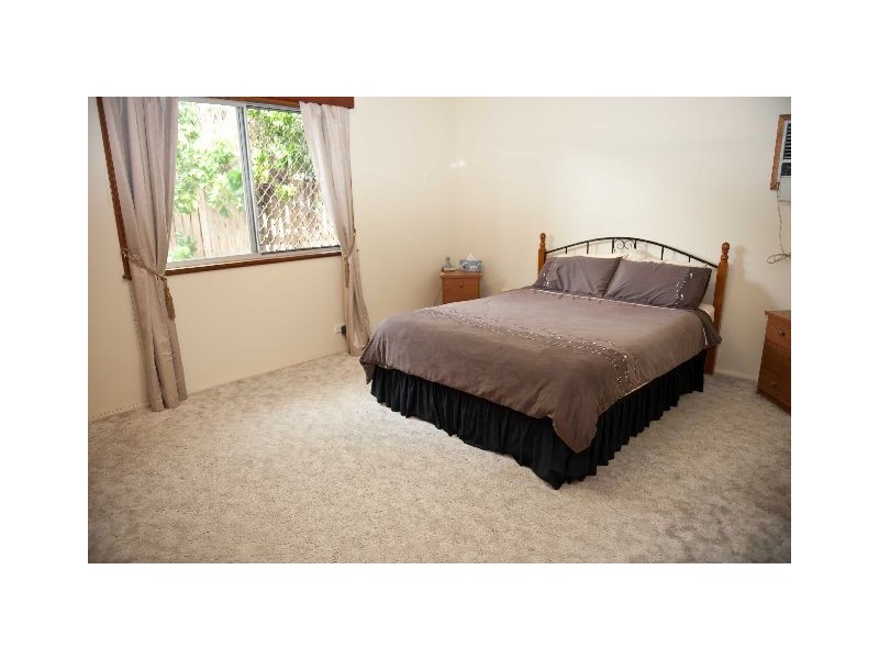 8 Petrel Street, Slade Point QLD 4740