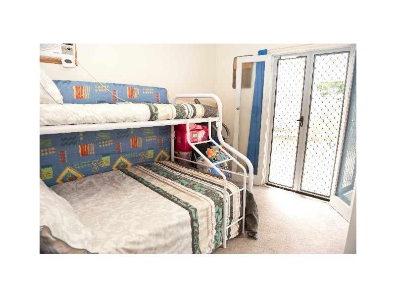 8 Petrel Street, Slade Point QLD 4740