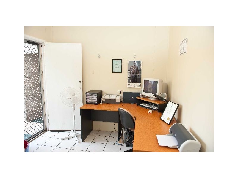 8 Petrel Street, Slade Point QLD 4740