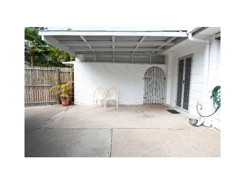 8 Petrel Street, Slade Point QLD 4740