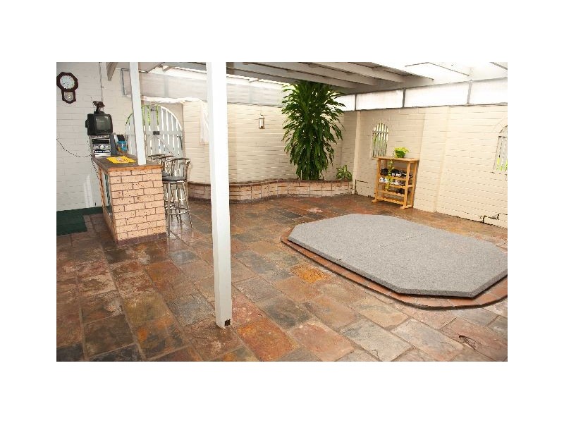 8 Petrel Street, Slade Point QLD 4740