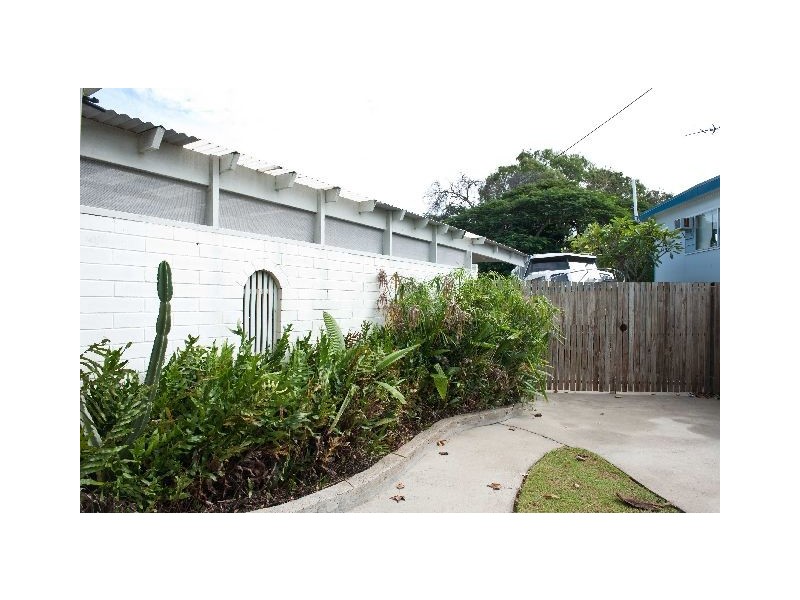 8 Petrel Street, Slade Point QLD 4740