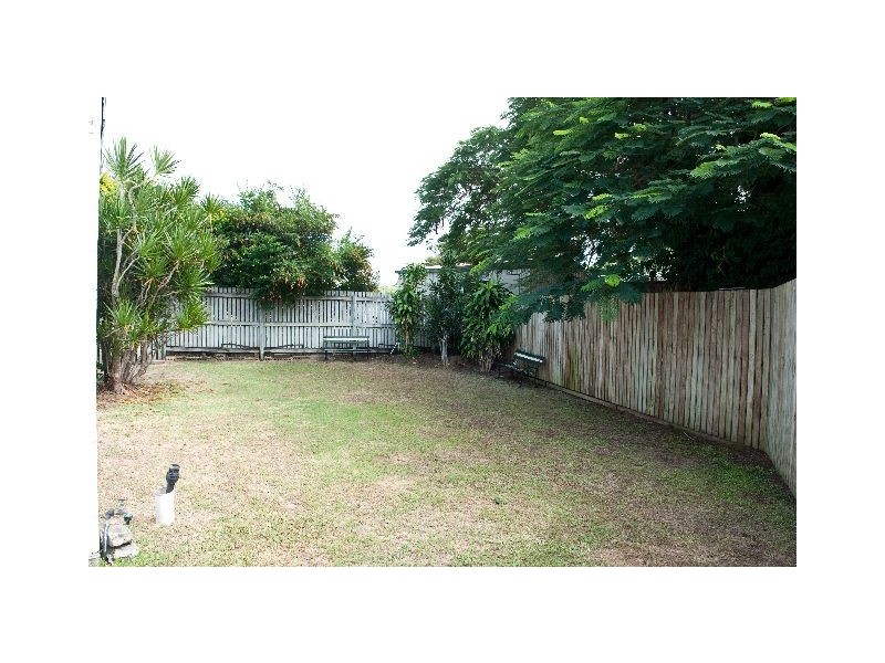 8 Petrel Street, Slade Point QLD 4740