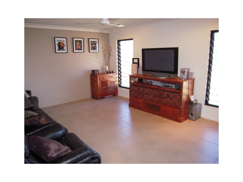 32 Kinghorn Street, Eimeo QLD 4740