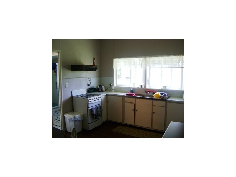 5 Mary Street, Mirani QLD 4754