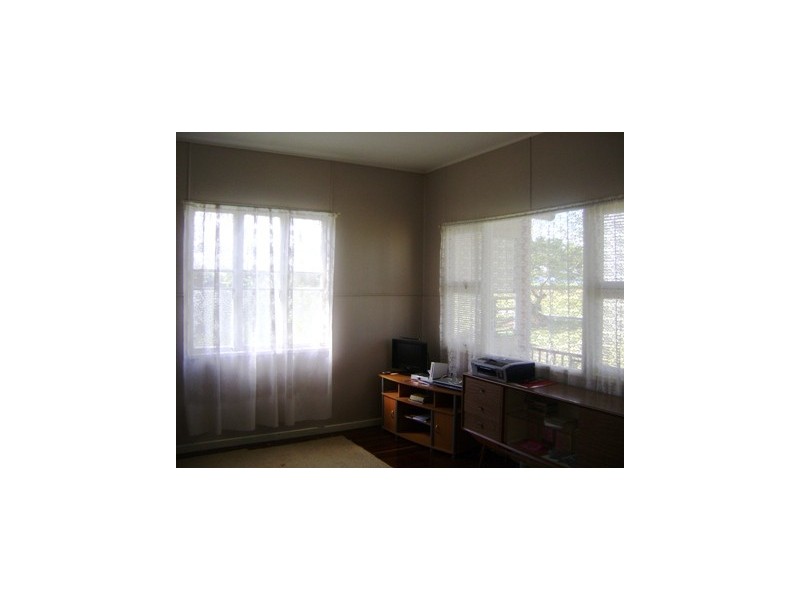 5 Mary Street, Mirani QLD 4754