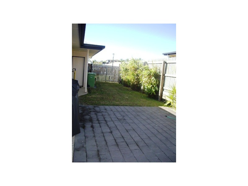 11 Spinks Court, Eimeo QLD 4740