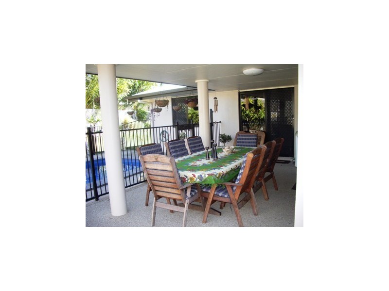 11 Spinks Court, Eimeo QLD 4740